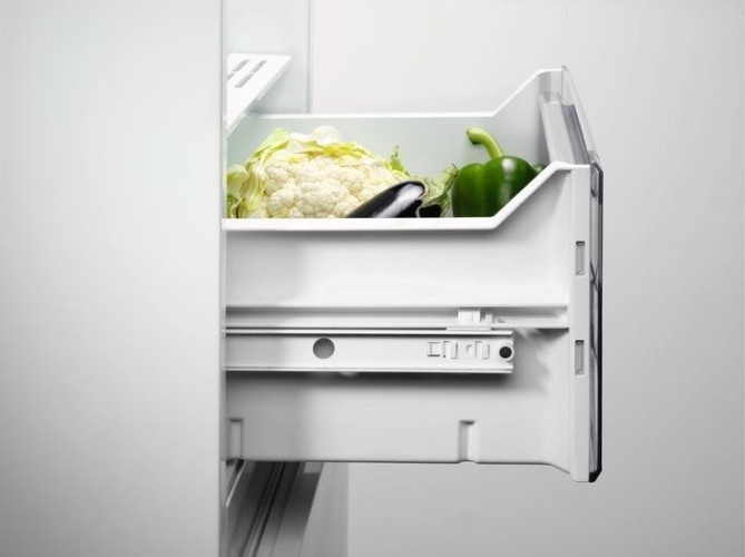 Встраиваемый холодильник Electrolux ENN 3074 EFW