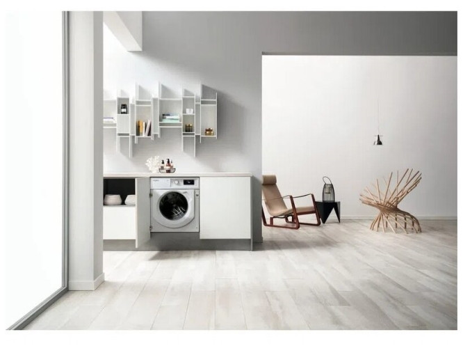 Встраиваемая стиральная машина Whirlpool BI WDWG 861484