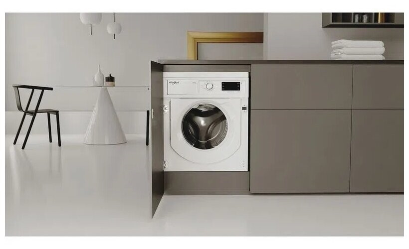 Встраиваемая стиральная машина Whirlpool BI WDWG 861484
