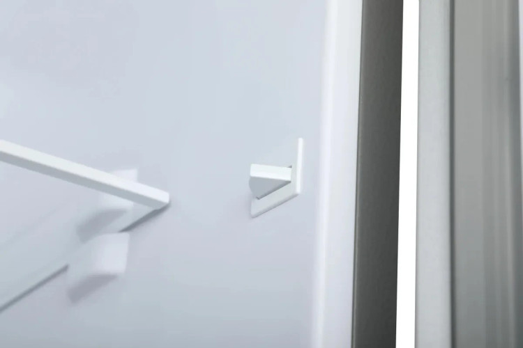 Холодильник SunWind SCC356 серебристый