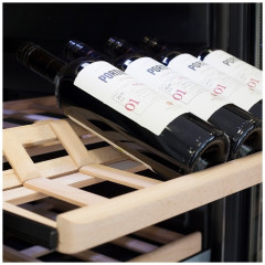 Встраиваемый винный шкаф Caso WineChef Pro 180