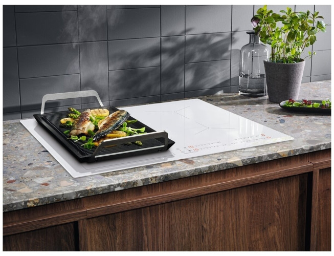 Индукционная варочная панель Electrolux IPES 6451 WF