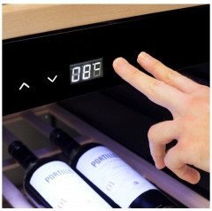 Винный шкаф Caso WineExclusive 24 Smart