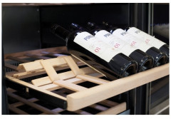 Винный шкаф Caso WineMaster 126