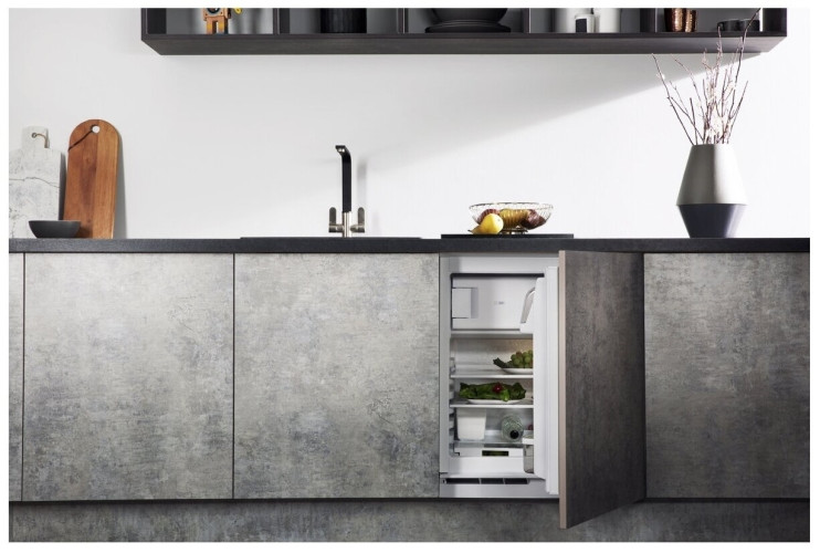 Встраиваемый холодильник Hotpoint-Ariston BTSZ 1632