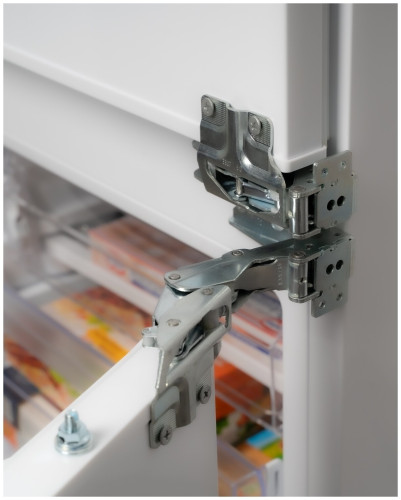 Встраиваемый холодильник Schaub Lorenz SLUS445W3M