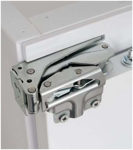 Встраиваемый холодильник Schaub Lorenz SLUE5241WE