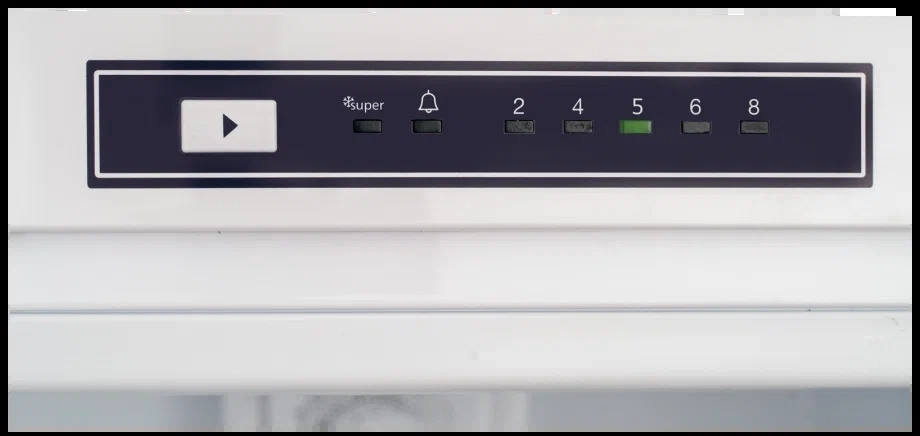 Встраиваемый холодильник Schaub Lorenz SLUE5241WE