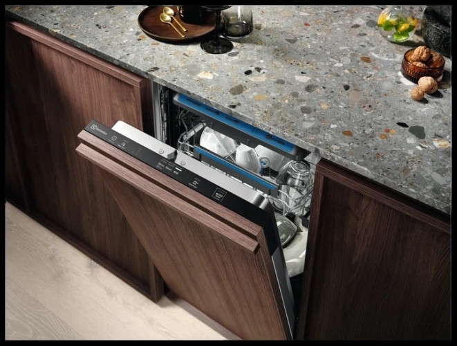 Посудомоечная машина Electrolux EMM 23102 L