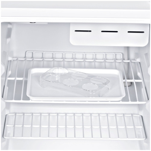 Холодильник SunWind SCC354 белый