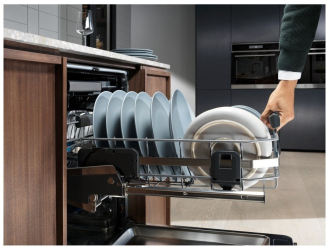 Посудомоечная машина Electrolux EEC 987300 L