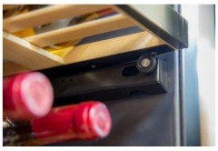 Встраиваемый винный шкаф Cold Vine C121-KBT1