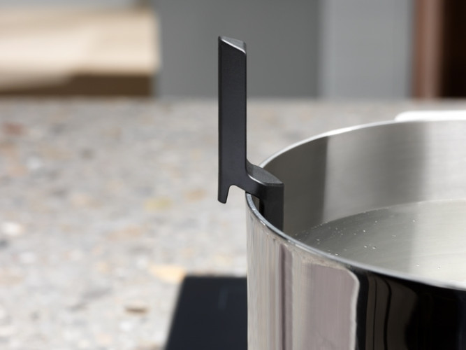 Индукционная варочная панель Electrolux EIS8648 SensePro