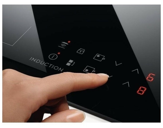 Индукционная варочная панель Electrolux LIR60433